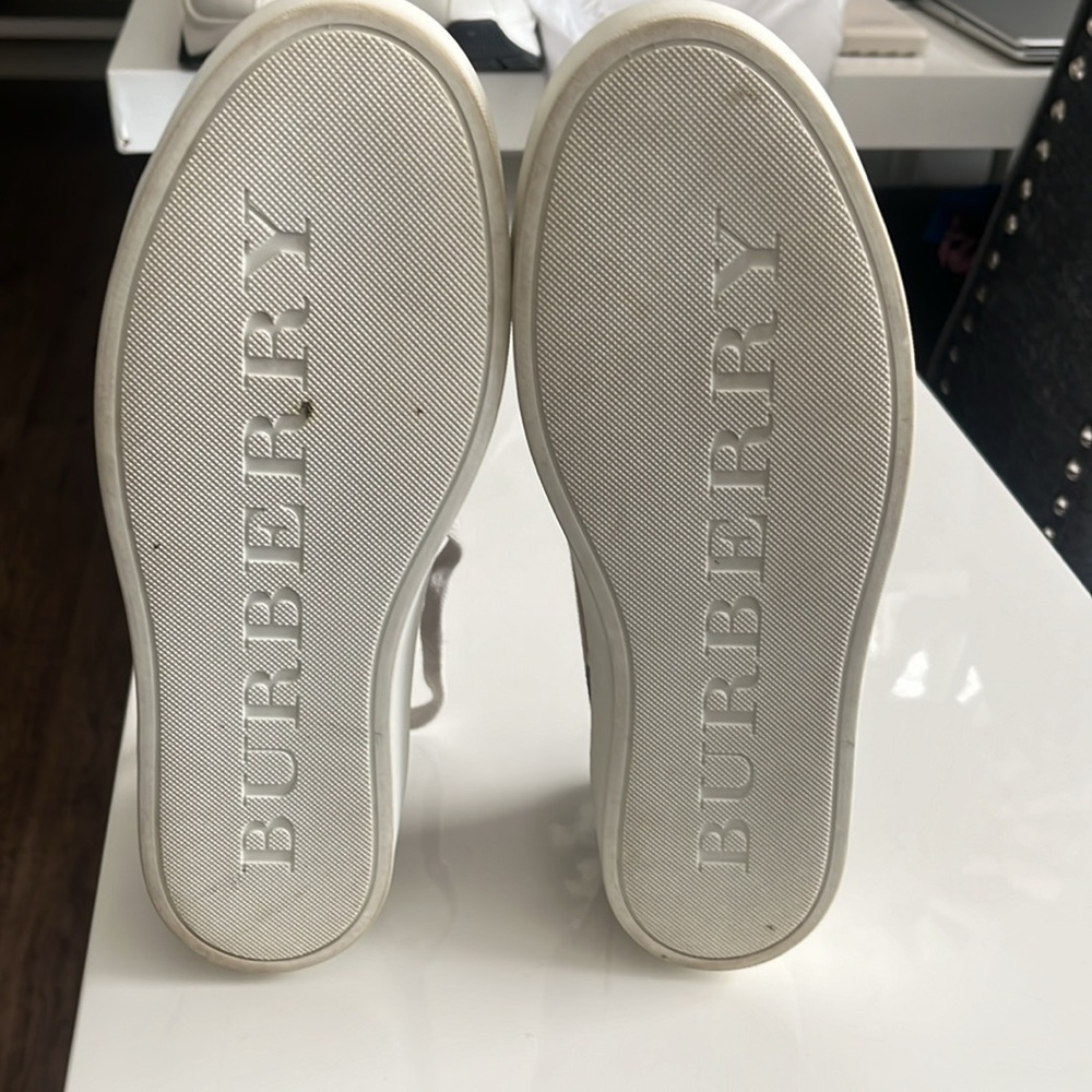 Burberry Lowtop Sneakers - Picture 6 of 8